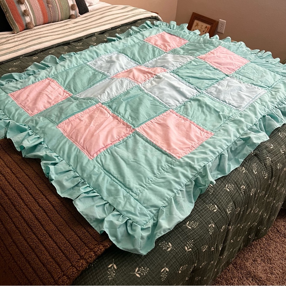 Vintage Handmade Baby Ruffle Quilt Crib Bedding Pastel Green Pink Blue Cottage